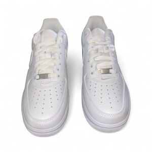 Nike Air Force 1 Low
Supreme White